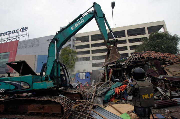 Ratusan Kios PKL di Terminal Depok Ditertibkan 