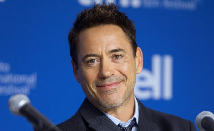 Robert Downey Jr Minta Mel Gibson Sutradarai 'Iron Man 4'