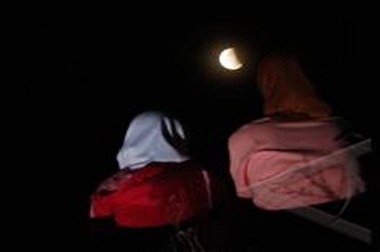 Gerhana Bulan Malam Ini Tampak Berwarna Merah Darah 