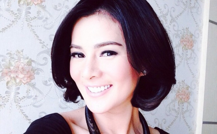 Astrid Tiar Belikan Annabel Kalung