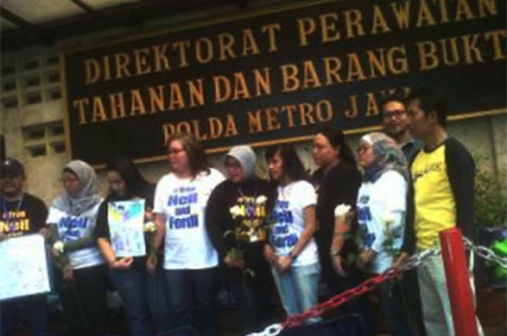 Karyawan JIS Jenguk 2 Tersangka Kejahatan Seksual di Polda Metro 