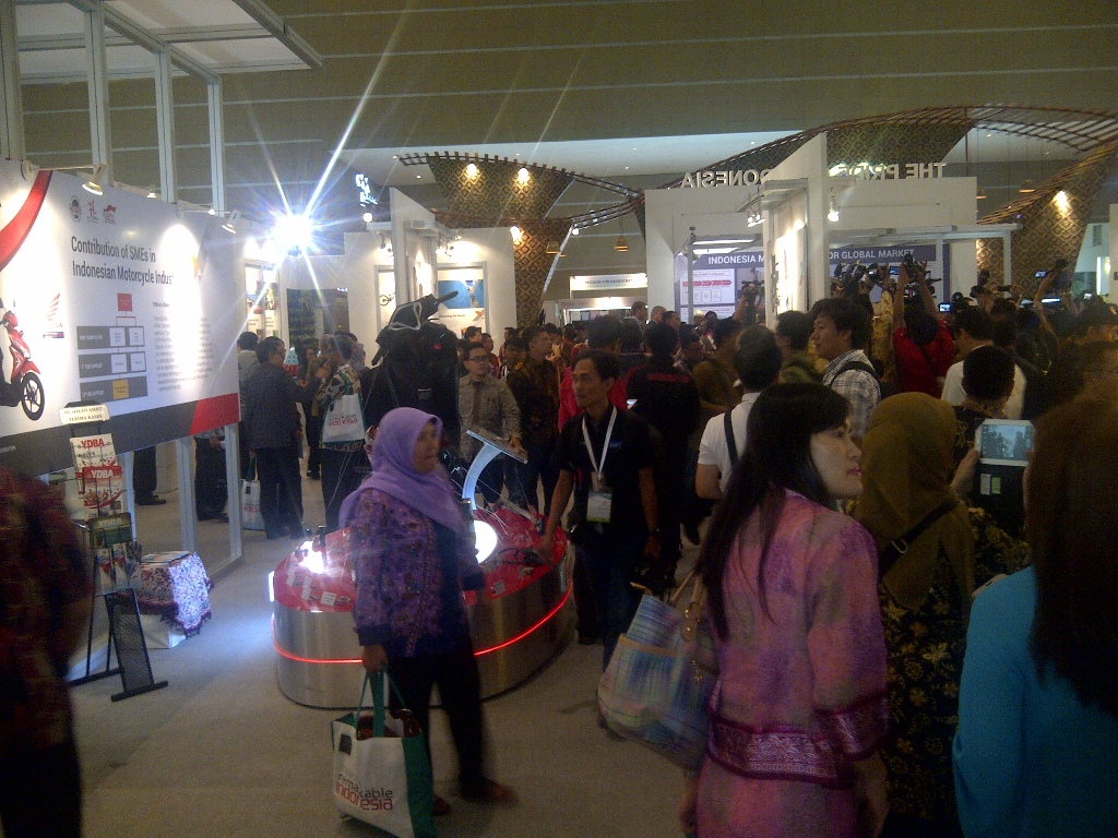 Suasana pameran Trade Expo Indonesia 2014 di JIExpo -- (Foto: MTVN/Husen Miftahudin)