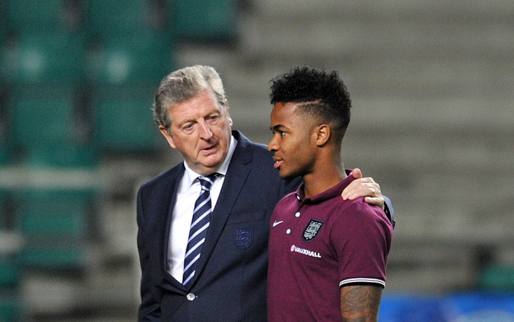 Hodgson Takkan Istirahatkan Sterling