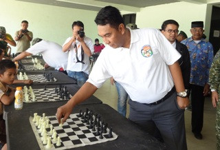 Bocah SD Kalahkan Pecatur Andalan Indonesia  