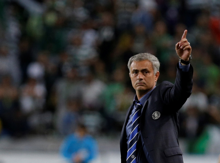 Lebih Cinta Chelsea, Alasan Mou Tolak PSG Dua Kali