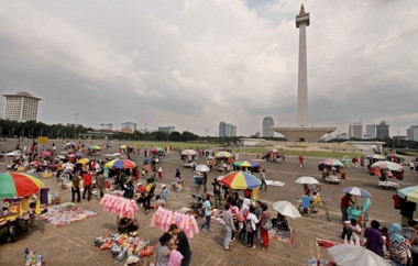 Tahun Depan, PKL Nakal di Monas Terancam 12 Tahun Penjara