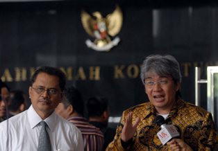 Indo Survei Ajukan Uji Materi Perppu Pilkada Langsung