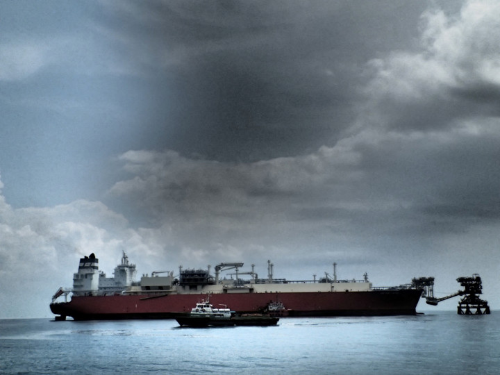 LNG Tangguh Siap Isi PGN FSRU Lampung