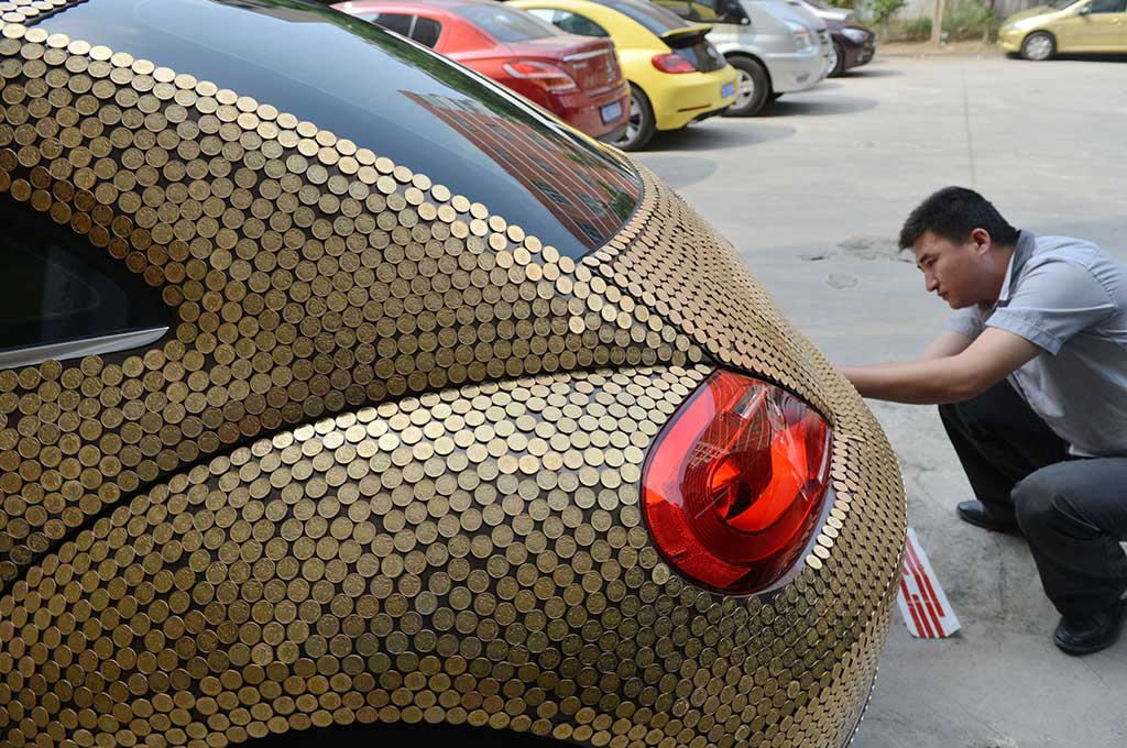 Mobil Ini Ditutupi 19.998 Koin Yuan