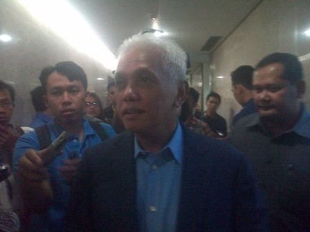 Hatta Instruksikan Fraksi PAN Hadiri Pelantikan Jokowi-JK