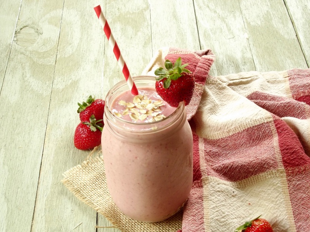 Foto: Strawberry Oatmeal Smoothie/connoisseurusveg