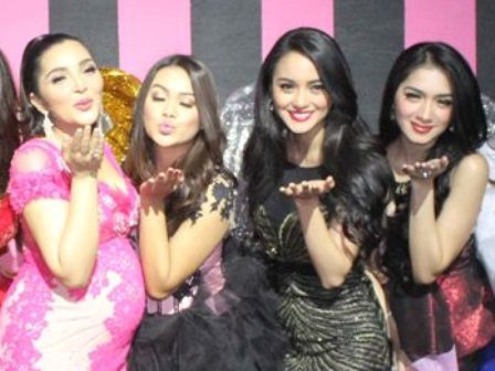 Lihat Ashanty Hamil Cantik, Angel Karamoy Iri