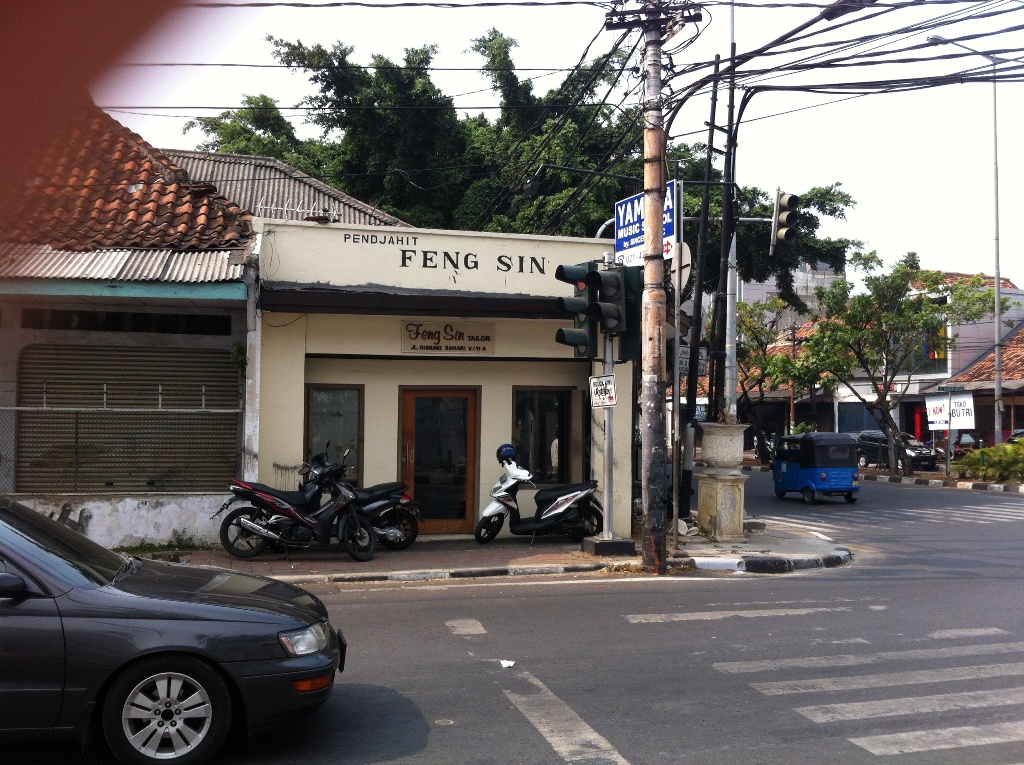 Feng Sin Tailor, di sinilah Jokowi membuat jas yang akan dipakai saat pelantikan, 20 Oktober 2014. MTVN/Arisa Permata Siwi   