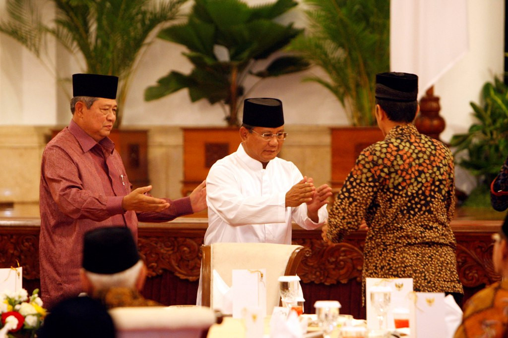 Presiden SBY, Prabowo Subianto, dan Joko Widodo bertemu dalam suatu kegiatan. MI/Rommy Pujianto