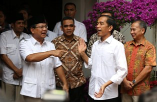 Prabowo Memberi Hormat, Ini Reaksi Jokowi