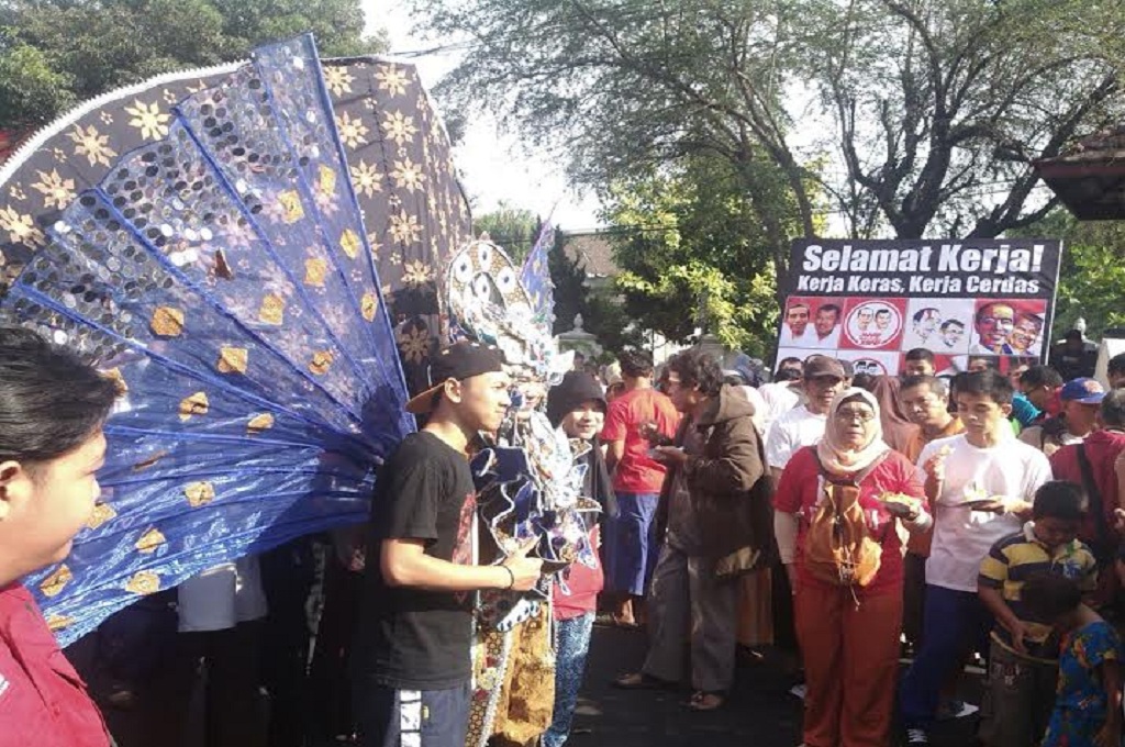 Acara doa bersama untuk Jokowi-JK di car free day Solo, Jawa Tengah, Metrotv/ Priyo Susilo
