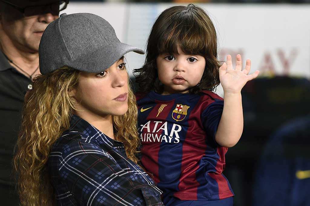 Shakira dan Milan Saksikan Laga Barca vs Eibar