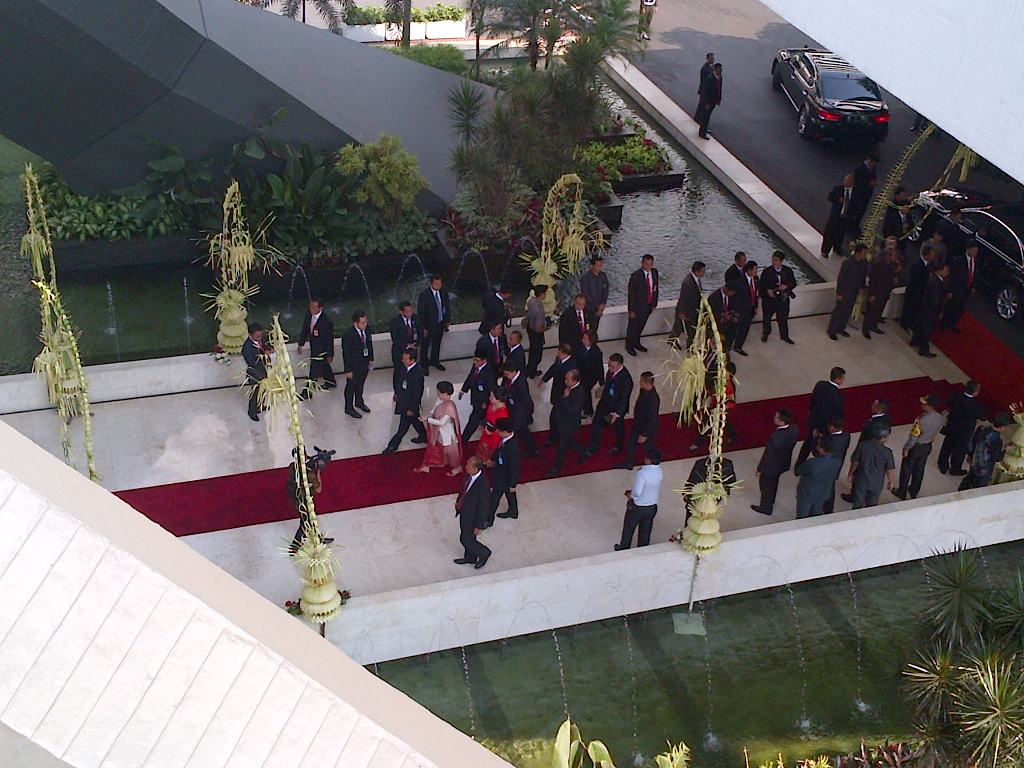 Rombongan Ketua Umum PDIP Megawati Soekarnoputri tiba di Gedung DPR RI, Senin (20/10/2014).