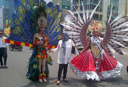 Jokowi Ditunggu 10 'Miss Universe' di Bundaran HI