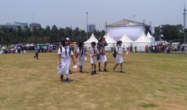 Pulang Sekolah Awal, Pelajar SMP Pilih Ikut Acara Syukuran Rakyat