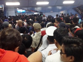 Stasiun Juanda Dipadati Penonton Syukuran Rakyat