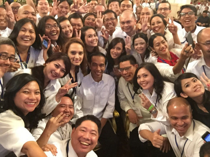 Ini <i>Selfie</i> Pertama Presiden Jokowi  