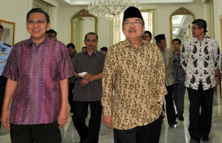 Kembali ke Istana, JK Candai Boediono 