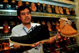 Kisah Ajudan Jokowi dan Sepatu Cibaduyut 