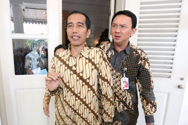 Ahok Sebut Jokowi Demen <i>Ngantor</i> di Istana