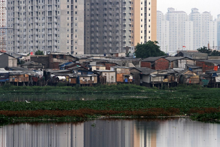 Bangun Rumah Miskin, Intiland Kucurkan Rp3 Miliar