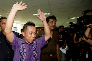 Banding Ditolak, Hendra <i>Office Boy</i> Tetap Dihukum 1 Tahun