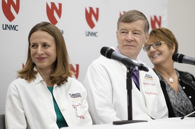 Wartawan yang Sembuh dari Ebola Keluar RS