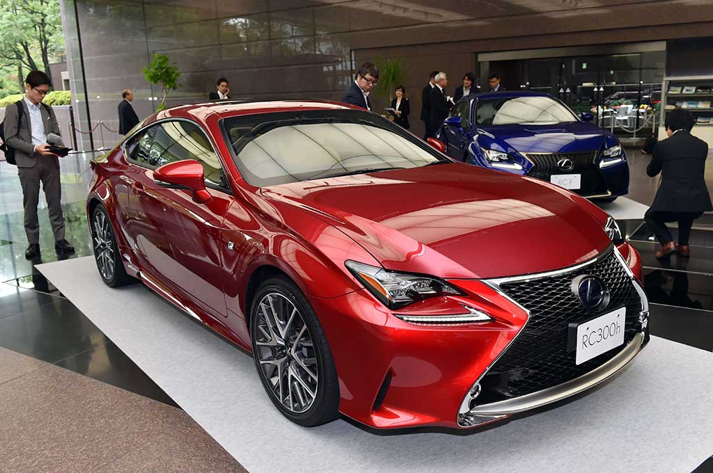 Lexus Luncurkan RC 300h
