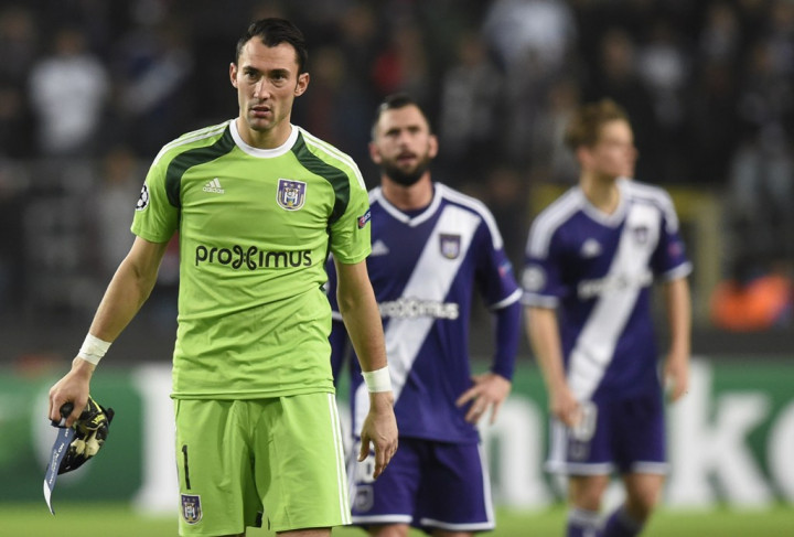 Kiper Anderlecht: Kecolongan Dua Gol di Menit Akhir, Itu Memalukan!