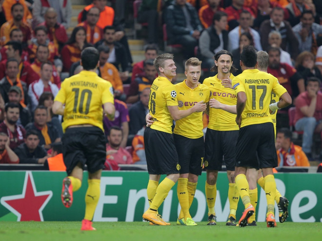Selebrasi para pemain Dortmund saat menang 5-0 atas Malmo (Foto: AP Photo)