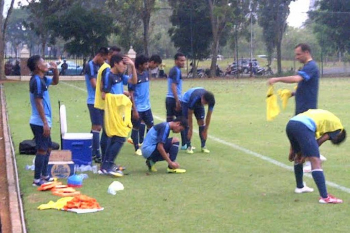 Masih Cedera, Hamka dan Roby Urung Berlatih