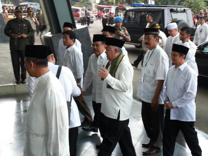 Hadiri Peringatan Akbar 1 Muharram di GBK, JK Disambut Ketua MUI