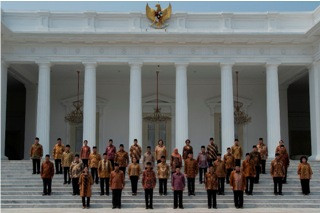 Batik, Formal yang Egaliter