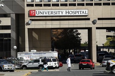 Perawat yang Dikarantina Akibat Ebola Tinggalkan RS