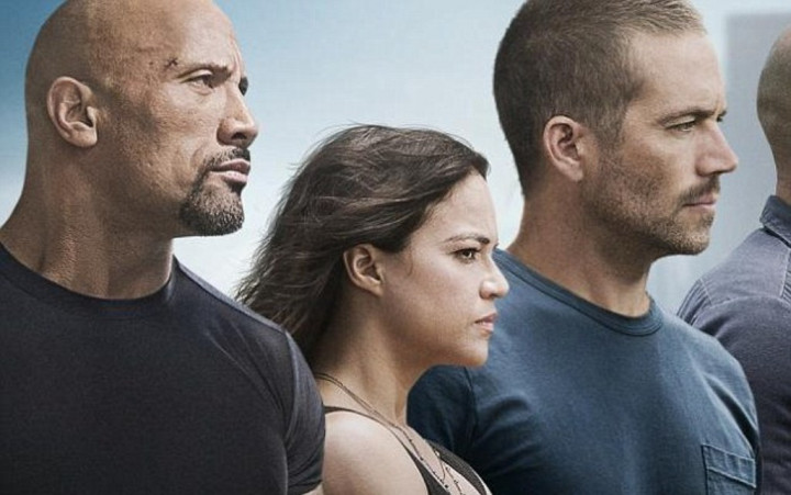 Paul Walker Mejeng di Poster 'Fast & Furious 7' 