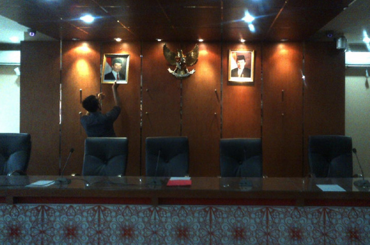 Baru Dapat Foto, DKPP Langsung Pajang Foto Jokowi-JK di Ruang Sidang