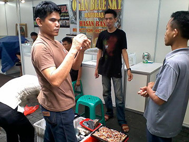 Warga Jakarta Serbu Pemeran Batu Akik di Blok M