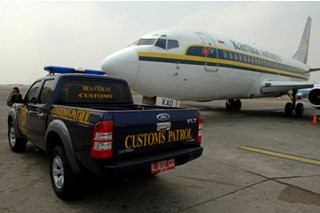 Bea Cukai Kupang Segel Pesawat Australia