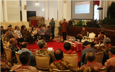 Jokowi Tugaskan Gubernur Bentuk Sistem <i>One Stop Service</i>