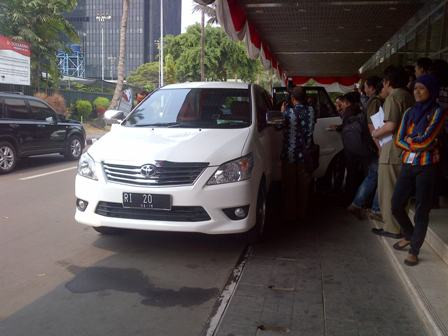 Jadi Menteri, Mobil Dinas Tjahjo Cuma Kijang Innova