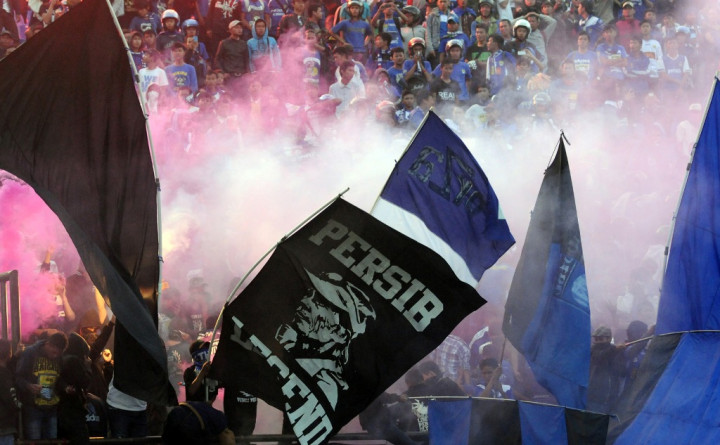 <i>Persib Juara Saya Kawin</i>  