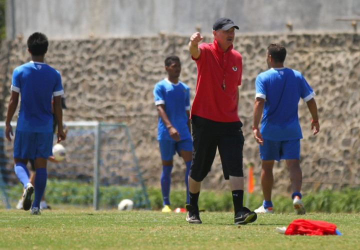 Dua Pemain jadi Korban Aturan Riedl 