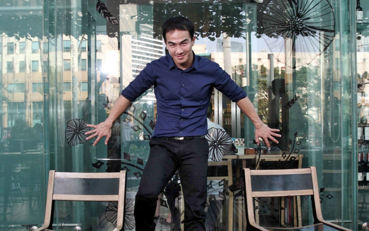 Joe Taslim Tegang Nyanyi Bareng BCL