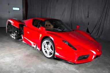 Ferrari Enzo Rusak Ini Dilelang Online
