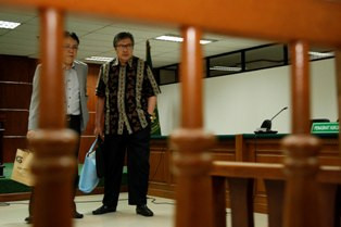 Dihukum Penjara 8 Tahun, Mantan Kepala Bappebti: Puas Kamu?